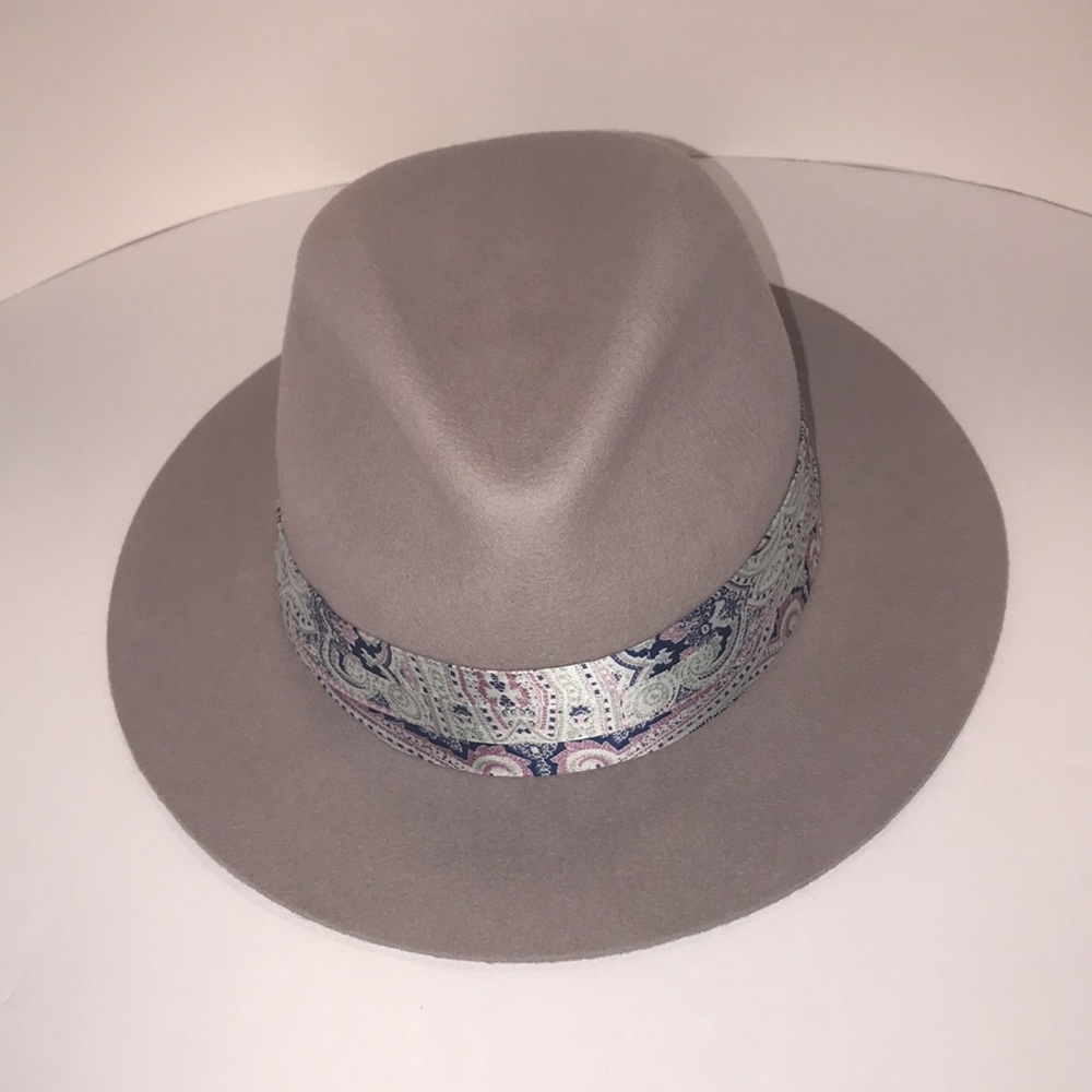 Graceful Grey Fedora